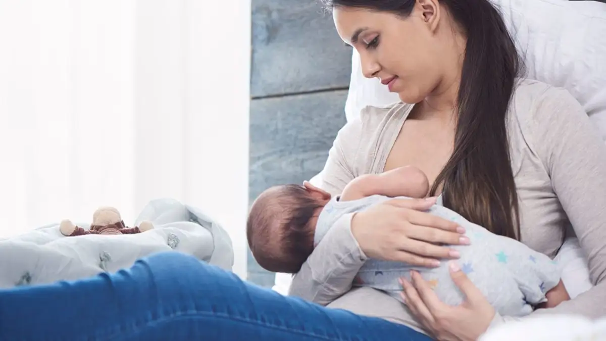 راهکارهای طبیعی برای افزایش شیر مادر