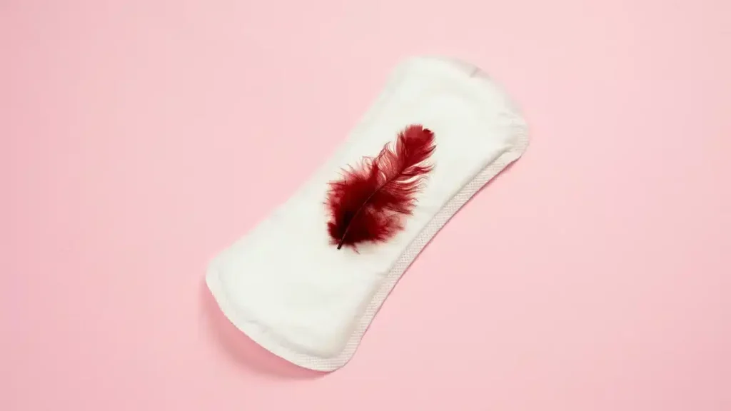 آیا لکه‌ بینی قبل از پریود طبیعی است؟