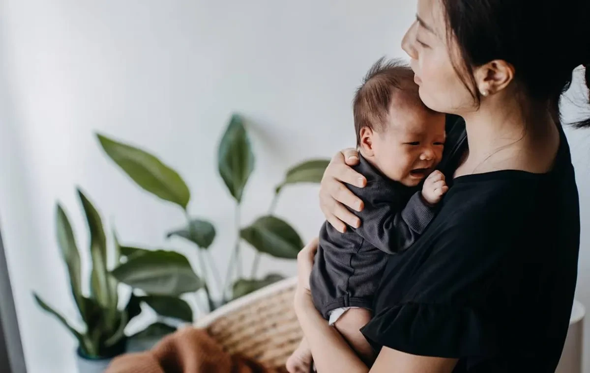 هفته ششم رشد نوزاد؛ زمان لبخندهای دلنشین و گریه های اوج 3 هفته ششم رشد نوزاد؛ زمان لبخندهای دلنشین و گریه های اوج